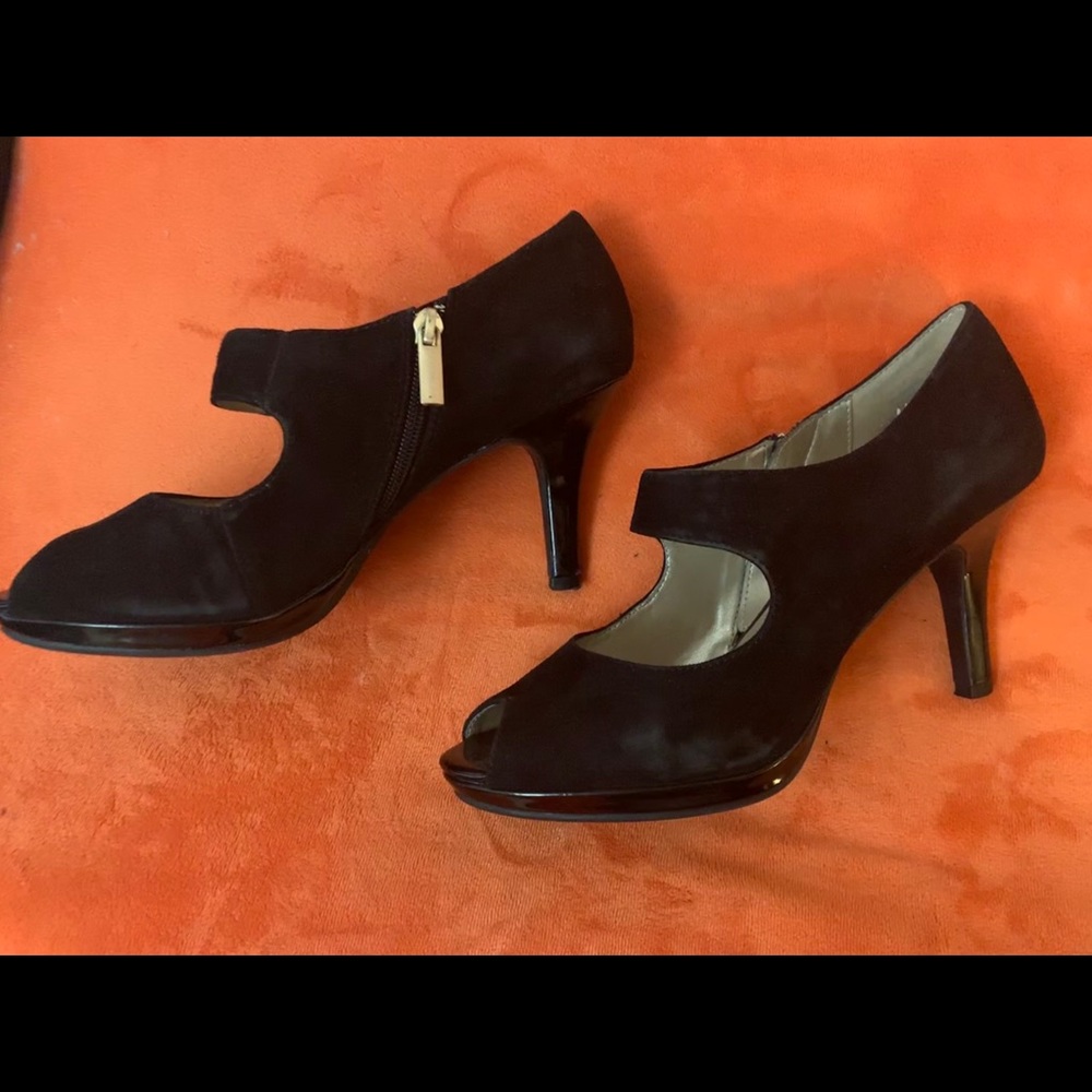 Bandolino black heels, size 9.5